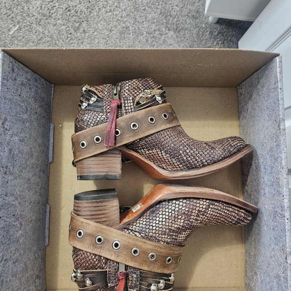 Freebird by Steven Shoes - Freebird by Steven Snakeskin Ankle Boots with Brown Accents